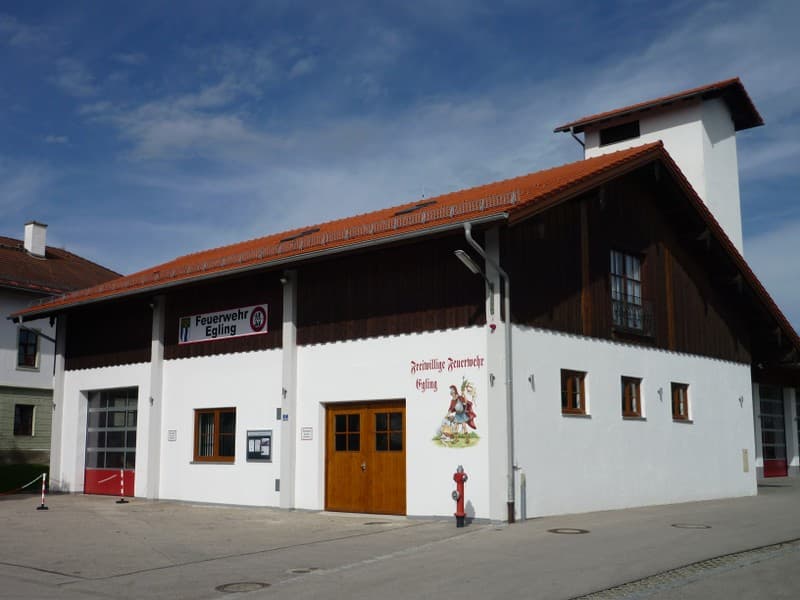 Feuerwehrgebäude von vorne